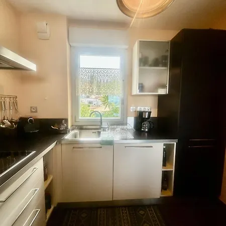 With Sea View And Access Appartement *