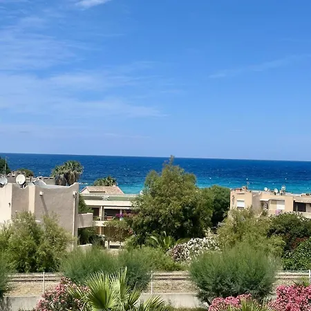 Apartment With Sea View And Access *
