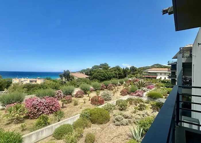 With Sea View And Access * LʼÎle-Rousse