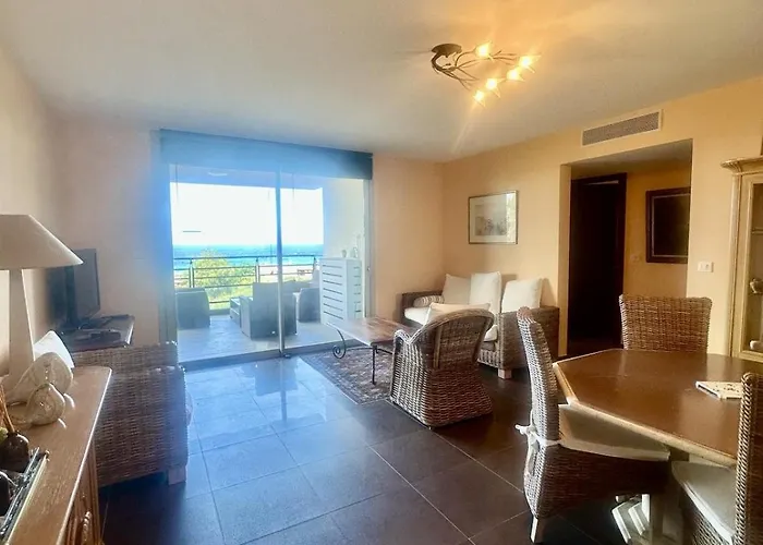 Appartement With Sea View And Access