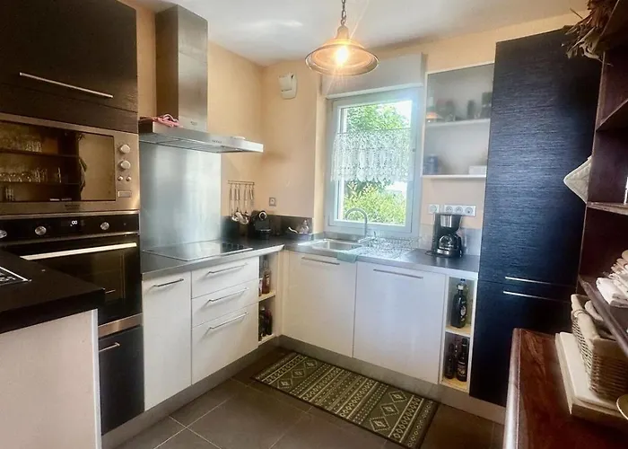 With Sea View And Access LʼÎle-Rousse